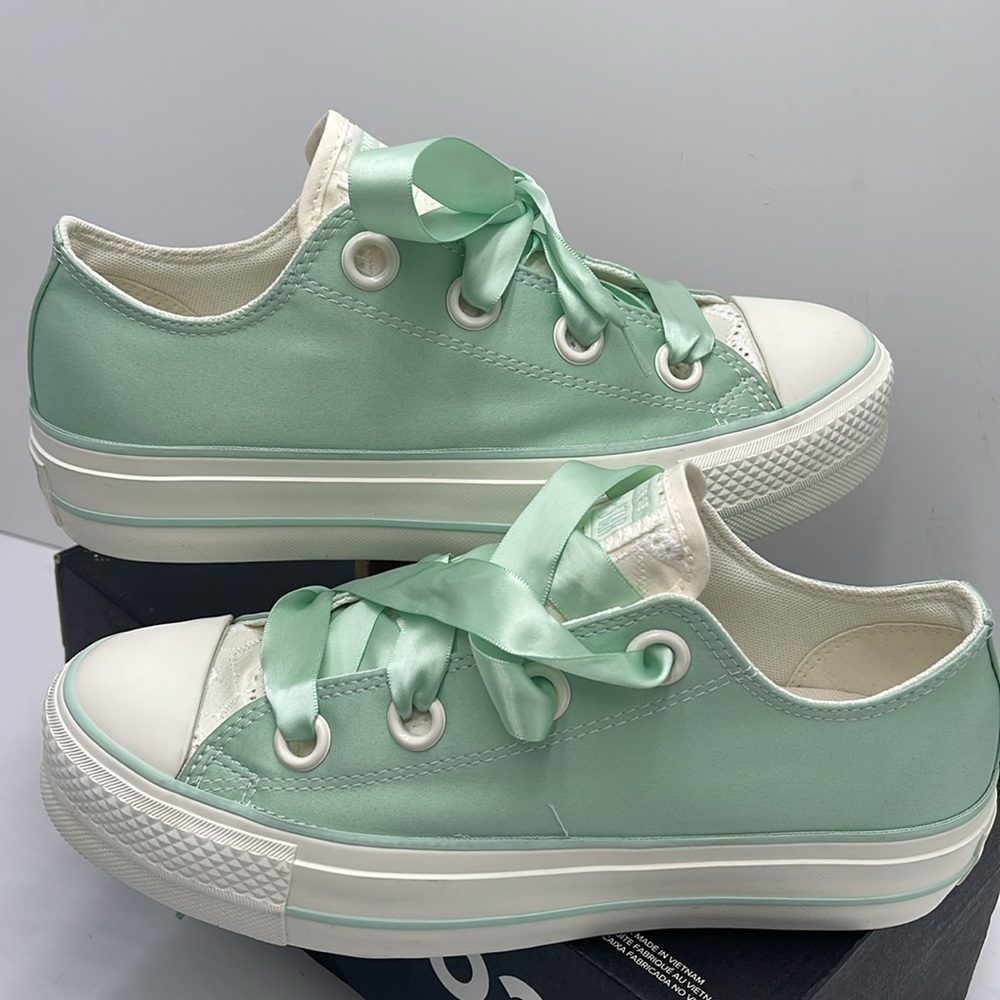 Converse WMNS CTAS LIFT OX
STICKY ALOE/EGRET/EGRET A10300C Platforms Sneakers - Picture 10 of 16